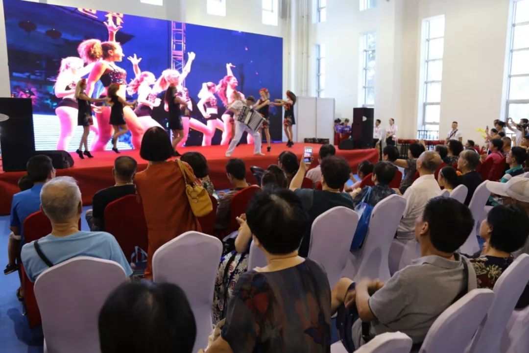 舞台活动2.JPG