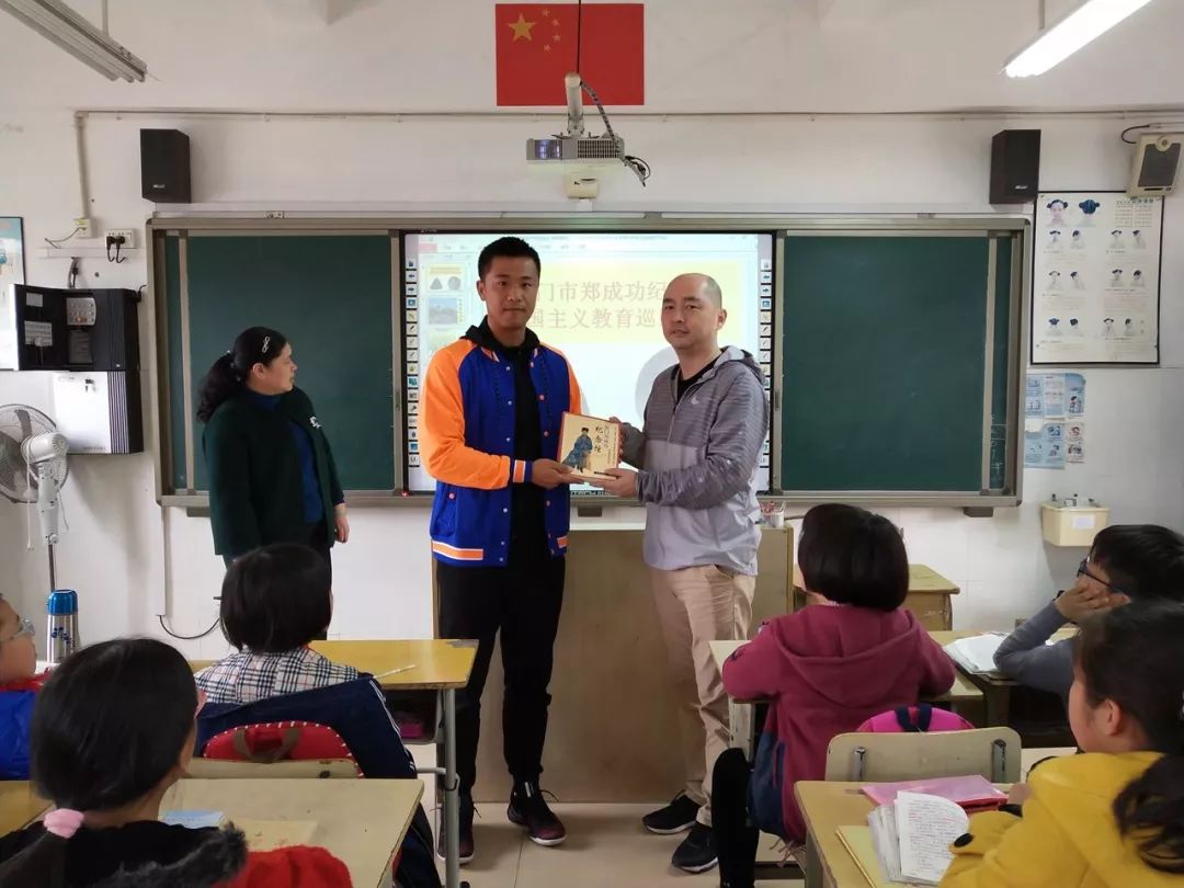 雷锋精神是什么？翔安东园小学的学生们有了深刻体会！